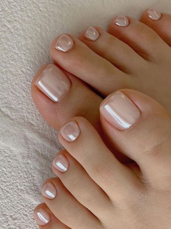 SKIN GLAZED TOE NAILS