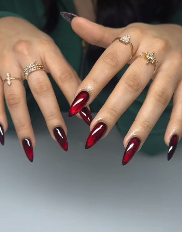CAT EYE- VAMPY NAILS
