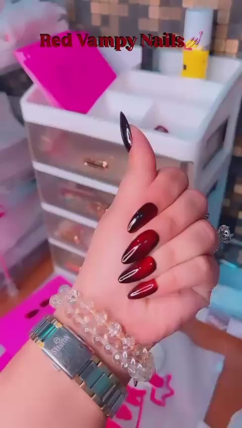 CAT EYE- VAMPY NAILS